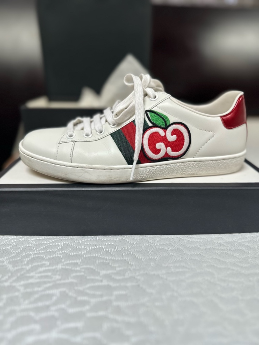 Gucci White Leather Ace Sneakers with Red & Green Apple Motif - Picture 6 of 7
